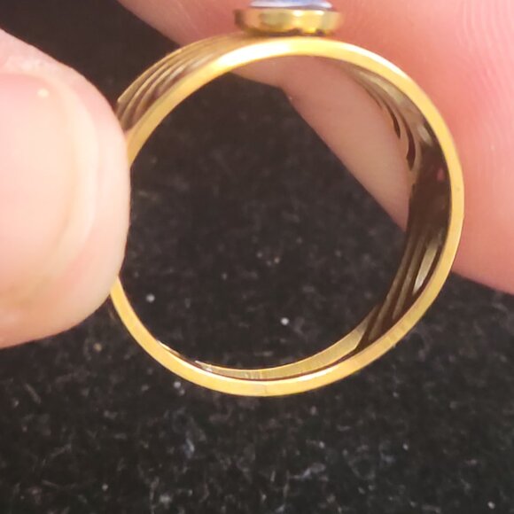 Vintage Gold tone Ring with Glass Bead - Picture 2 of 4